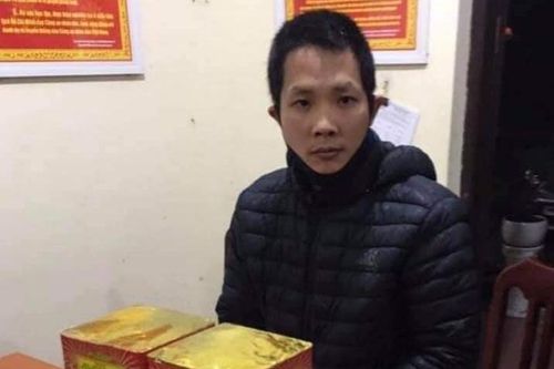 Hà Nội: Bắt giữ nam thanh niên mua 10 hộp pháo nổ trong đêm về đốt chơi Tết