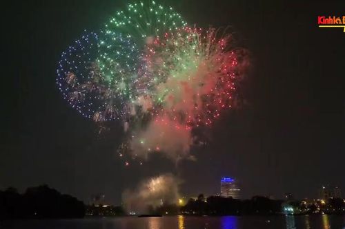Chiêm ngưỡng màn bắn pháo hoa đón năm mới Tân Sửu duy nhất tại Hà Nội