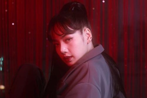 Lisa Blackpink tung phiên bản nhảy 'The Movie' cực độc dị