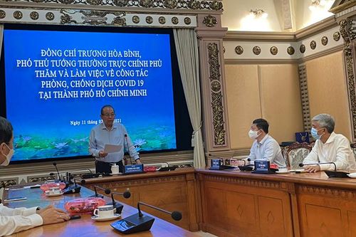 Phó Thủ tướng Trương Hòa Bình làm việc về công tác phòng, chống dịch Covid-19 tại TP Hồ Chí Minh