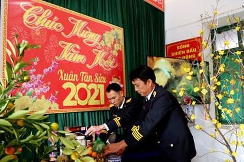Rộn ràng sắc Xuân trên đảo tiền tiêu