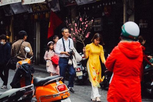 Hà Nội bình yên đến từng góc phố sáng Mồng 1 Tết