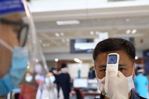 Tổng hợp tình hình dịch bệnh Covid-19 tại Việt Nam đến chiều 12/2: Hà Nội đã xét nghiệm hơn 10.700 mẫu tại Sân bay Nội Bài