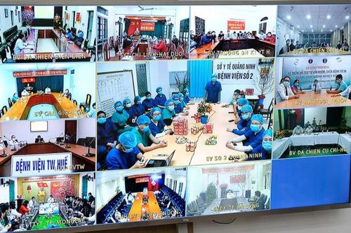 Giao thừa đặc biệt của các y bác sĩ tuyến đầu điều trị bệnh nhân COVID-19