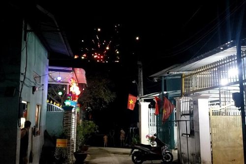 Thành lập tổ quan sát trên nóc nhà cao tầng, quay camera bắt đối tượng đốt pháo hoa
