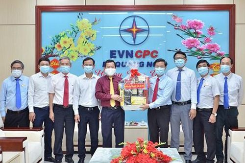 Chủ tịch UBND Tỉnh Quảng Ngãi thăm chúc Tết PC Quảng Ngãi