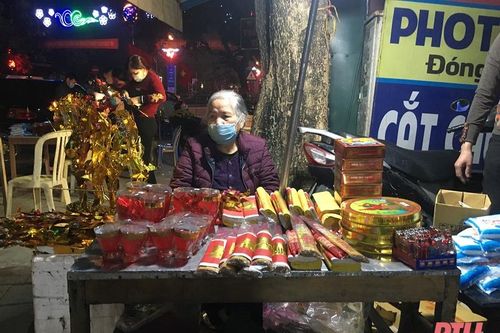 Mưu sinh thời khắc đêm giao thừa