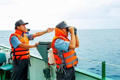 Mùa xuân trên những con tàu kiểm ngư