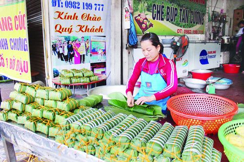 'Gói' Tết ở làng nghề Bờ Đậu