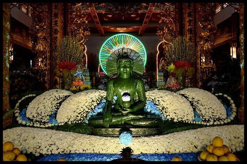 Ngày xuân, chiêm ngưỡng tôn tượng Phật ngọc tại chùa Vĩnh Nghiêm