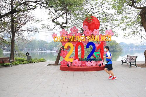 Hà Nội thanh bình trong sớm mùng 1 Tết Tân Sửu 2021