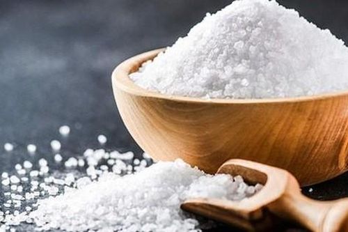 Vì sao lại có tục mua muối, mua lửa và hái lộc ngày đầu năm mới?