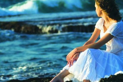 Vò võ nuôi con đợi chồng trong thương nhớ