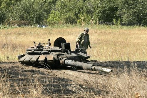 Phủ nhận liên quan nhưng Nga lại khó giải thích về xác T-72B3 tại Đông Ukraine