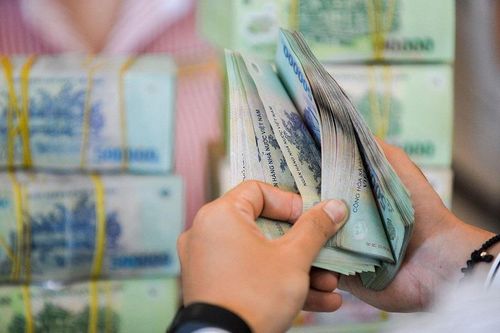Đằng sau thưởng Tết cao của nhân viên ngân hàng