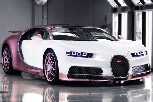 Đại gia mua Bugatti Chiron Sport đặc biệt màu trắng hồng tặng vợ