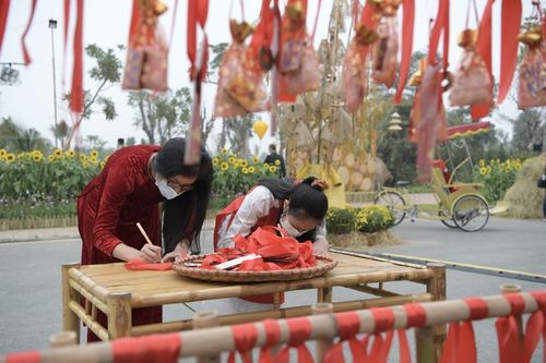 Nguồn gốc câu 'mùng 1 Tết cha, mùng 2 Tết mẹ, mùng 3 Tết thầy'