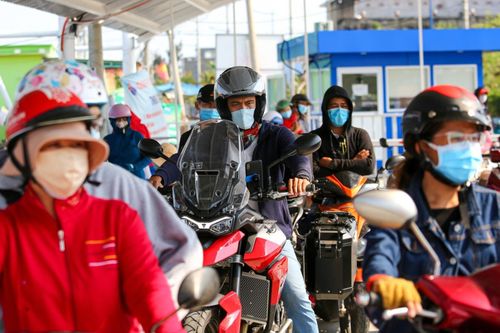 Phà biển Cần Giờ - Vũng Tàu đông khách ngày Tết
