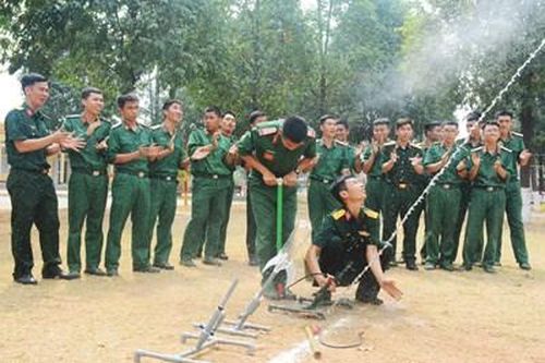 Tết rộn ràng, ấm tình đồng chí