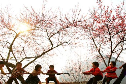 Xây dựng 'sàn diễn' trò chơi dân gian