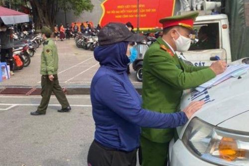 Hà Nội: Phạt 7 triệu đồng 2 bãi xe 'chặt chém' khách ngày mùng 2 Tết