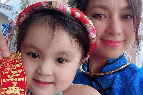 'Biểu tượng gợi cảm' Y Phụng tiết lộ cuộc sống bên Mỹ