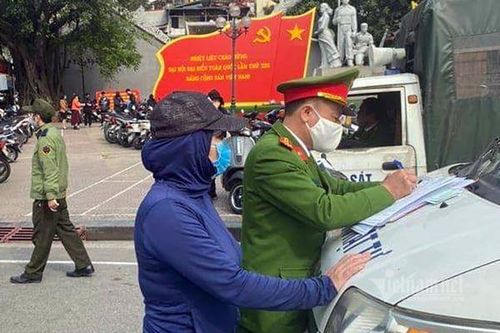 Hà Nội xử phạt bãi xe 'chặt chém' khách trong ngày mùng 2 Tết