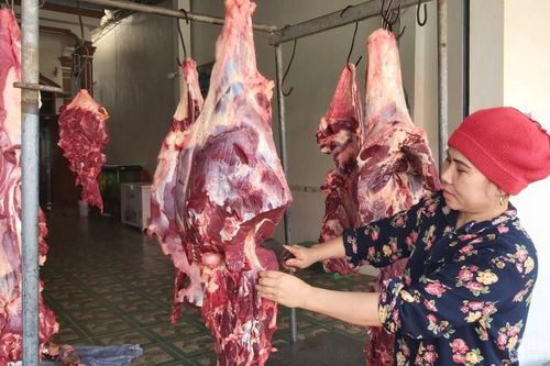 Nghệ An: Mồng 2 Tết, thịt, rau tiêu thụ chậm, hải sản đội giá lên cao