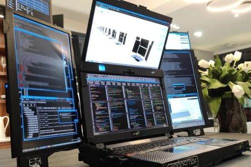 Ngắm siêu máy tính xách tay 'dị thường', có tới 7 màn hình