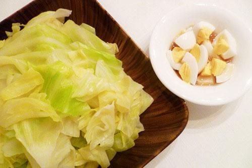 Những loại rau bổ dưỡng nhưng đem luộc chỉ còn... ăn bã