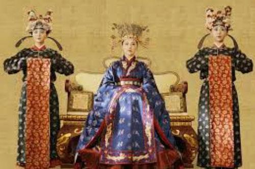 Vị Hoàng hậu có màn tái hôn 'rực rỡ': Cưới thợ bạc nhưng bị chồng bán đi, lén lút hẹn hò với người trong mộng rồi từng bước lưu danh sử sách