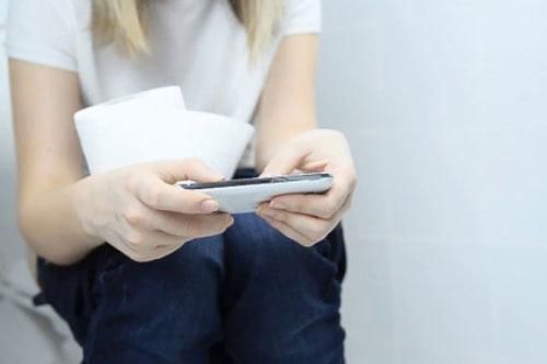 Sai lầm khi đi vệ sinh bạn phải dừng lại ngay