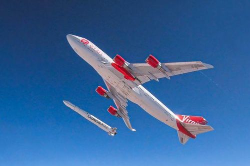 Phóng tên lửa lên quỹ đạo từ một chiếc Boeing 747, xu thế mới của ngành hàng không vũ trụ ?