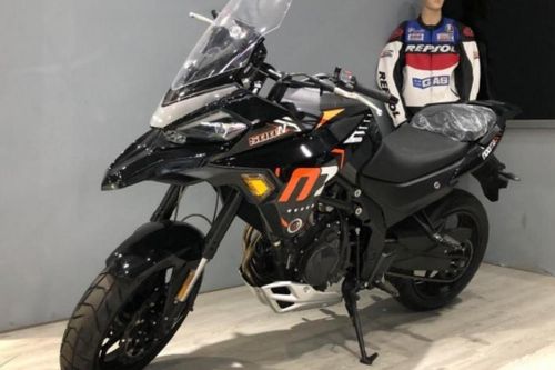 Mô tô Trung Quốc có ngoại hình giống hệt Ducati Multistrada
