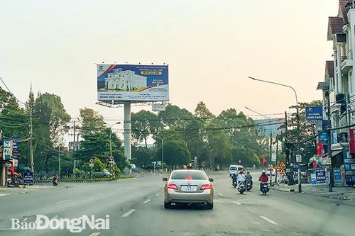 Giao thông mùng 2 Tết bắt đầu đông đúc