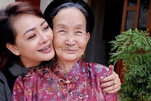 Nghệ sĩ Trà My: 'Chưa năm nào tôi không ăn Tết cùng mẹ'