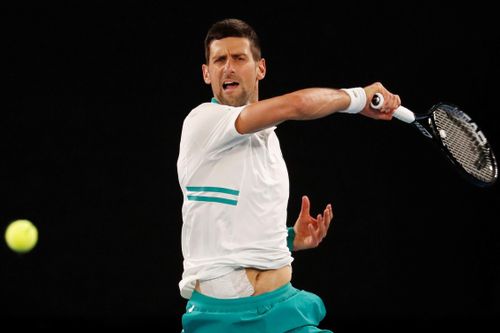 Djokovic vào tứ kết Australian Open