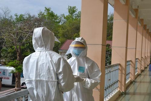 Chùm ca bệnh liên quan nhân viên sân bay Tân Sơn Nhất: Không triệu chứng hoặc biểu hiện rất nhẹ