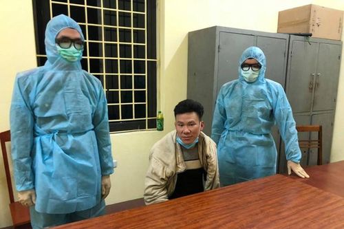 Chờ đối tượng truy nã về nhà ăn Tết, công an mật phục bắt giữ