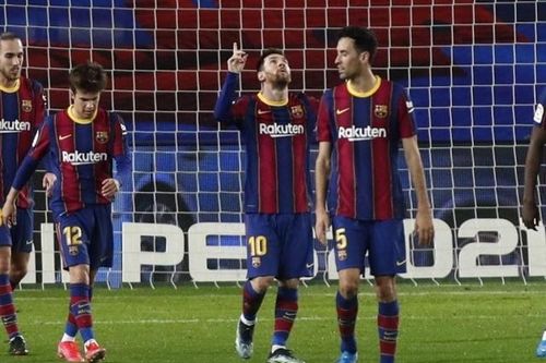 Messi 'bám đuôi' thành tích của bạn thân Luis Suarez