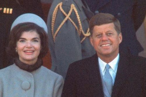 Chiếc mũ huyền thoại Jackie Kennedy đội trong lễ nhậm chức của chồng