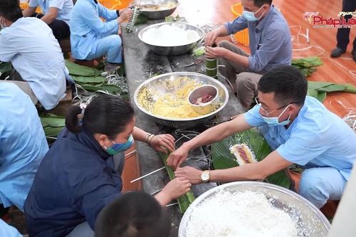 Tết ở nơi 'nhớ nhớ quên quên'