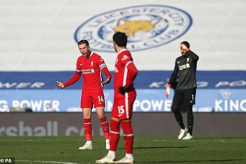 HLV Liverpool 'giương cờ trắng' sau trận thua thảm Leicester