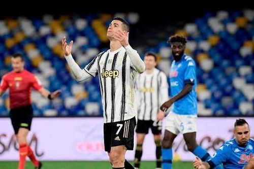 Ronaldo kém duyên, Juventus phơi áo trước Napoli