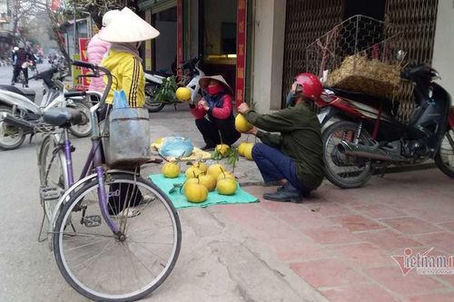 Mang nước mía ra bán ở công viên giữa dịch, người phụ nữ ở Hải Dương bị phạt 15 triệu