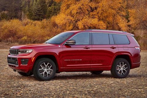 SUV động cơ V8, giá hơn 1,4 tỷ đồng