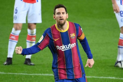 Messi cân bằng kỷ lục của Xavi