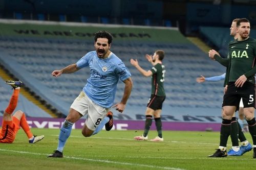 Man City vùi dập Tottenham, nâng cách biệt với MU lên 8 điểm