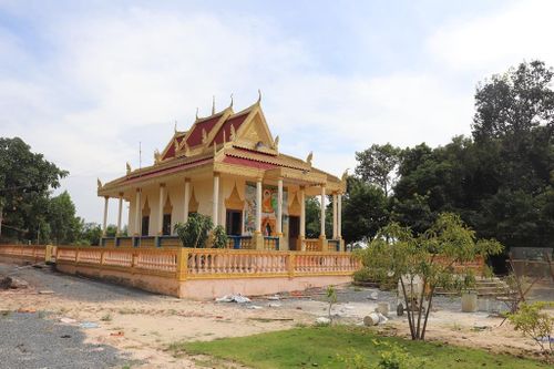 Phum Ma: ngôi chùa xưa bên đường vành đai biên giới