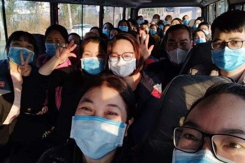 Nữ bác sĩ 3 lần hoãn cưới, xung phong vào điểm nóng điều trị bệnh nhân COVID-19